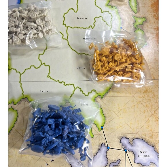 Risk The Game of Global Domination Golden Cavalry Token 2003 Open Box Unplayed - Picture 8 of 13